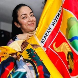 Meet your Posher, Amparito